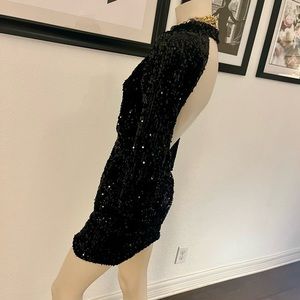Zara sequin mini black, discrete  shoulder pads, sexy backless style. Prom? 🎉🎁